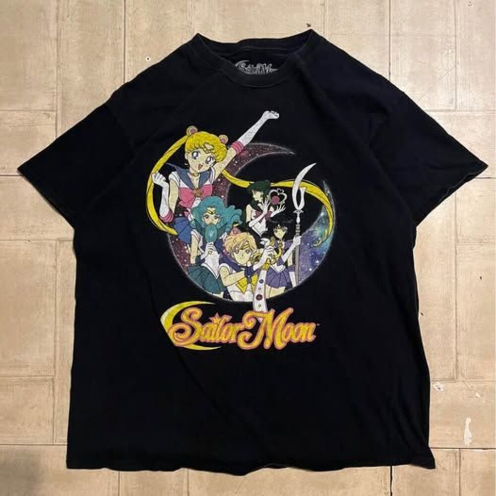 Sailor moon graphic tshirt size large